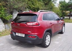										Jeep Cherokee full									