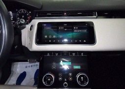 										Land Rover Velar full									
