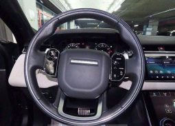 										Land Rover Velar full									