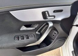 Mercedes Benz CLA full