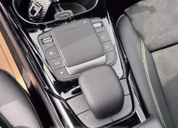 Mercedes Benz CLA full