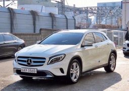 Mercedes benz GLA