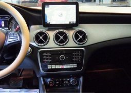 										Mercedes benz GLA full									
